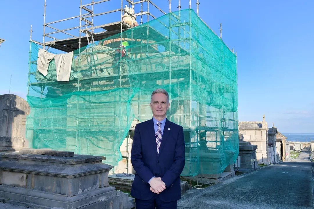 Obra del pante&oacute;n Pardo del cementerio de Ciriego