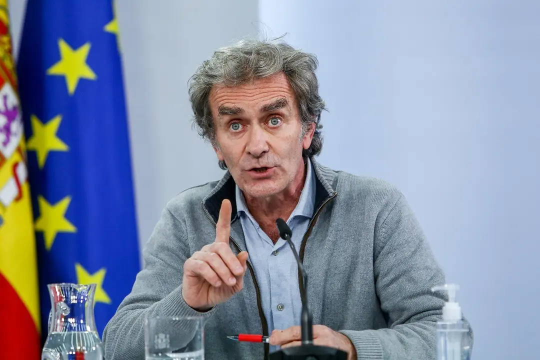 El director del Centro de Coordinaci&oacute;n de Alertas y Emergencias Sanitarias del Ministerio de Sanidad, Fernando Sim&oacute;n, ofrece una rueda de prensa tras la reuni&oacute;n del Consejo Interterritorial del Sistema Nacional de Salud, en Madrid, a 28 de diciembre