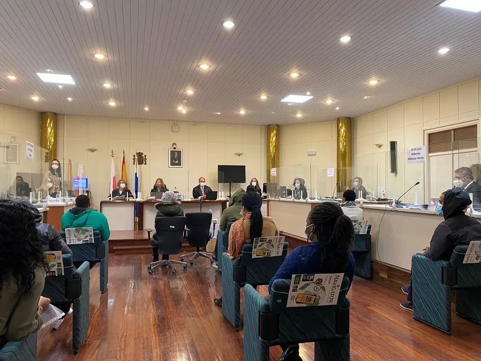 Juicio contra siete acusados de red de trata