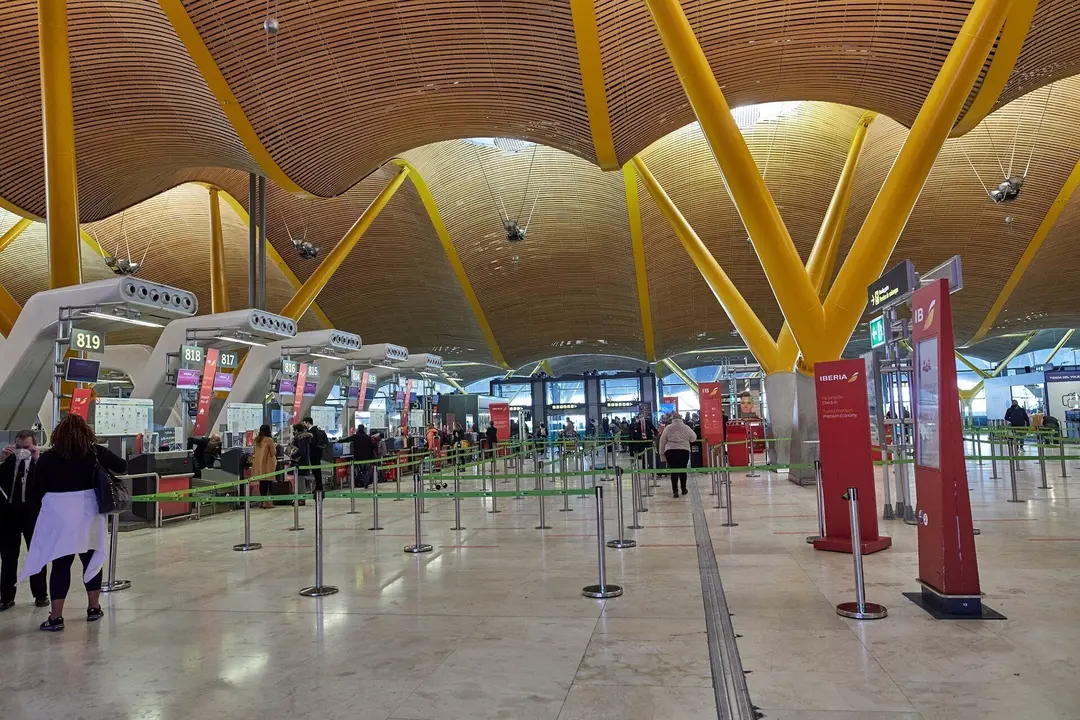 Barajas recupera sus vuelos de forma gradual