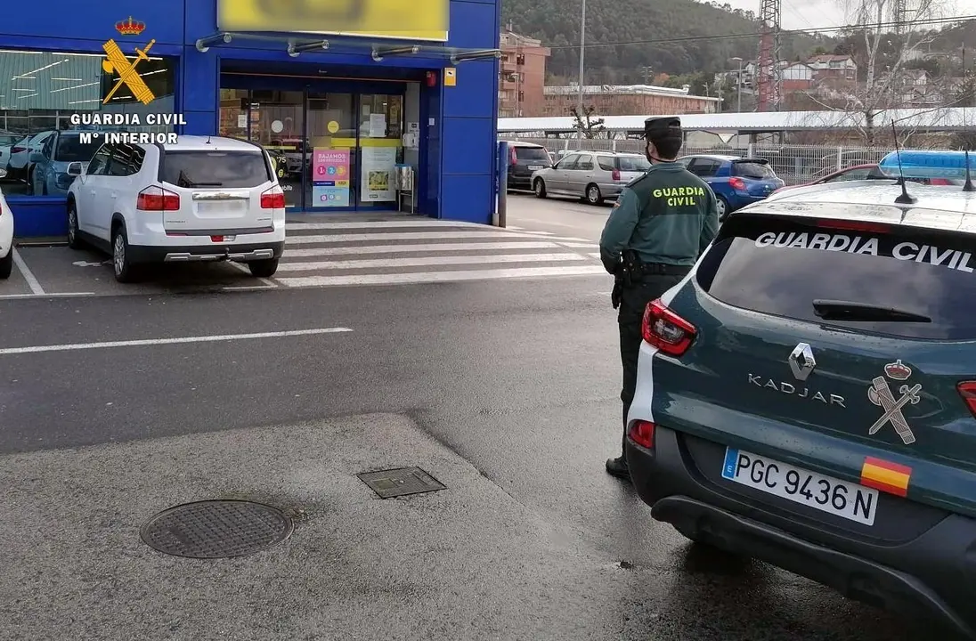 Rdo. Nota De Prensa Guardia Civil (Investigada La Responsable De Un Establecimiento De Castro Urdiales Por Comprar Productos Hurtados)