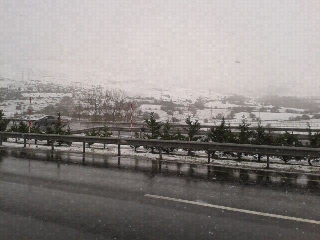 Nieve en Cantabria, carreteras. Archivo