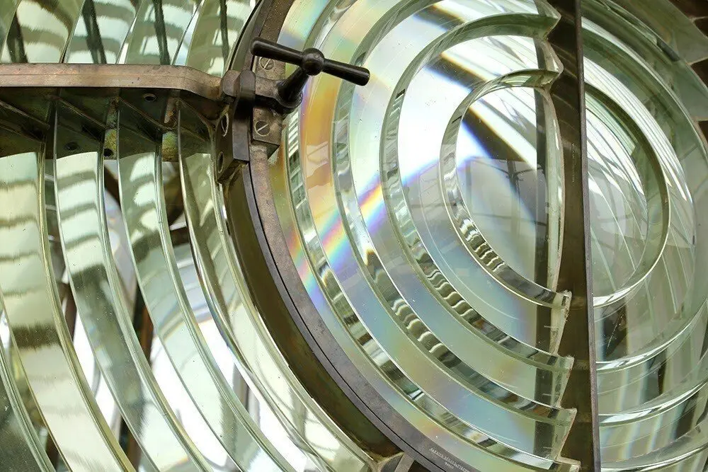 El Centro de Arte Faro de Cabo Mayor acoge la muestra 'Todo y Solo Luz'