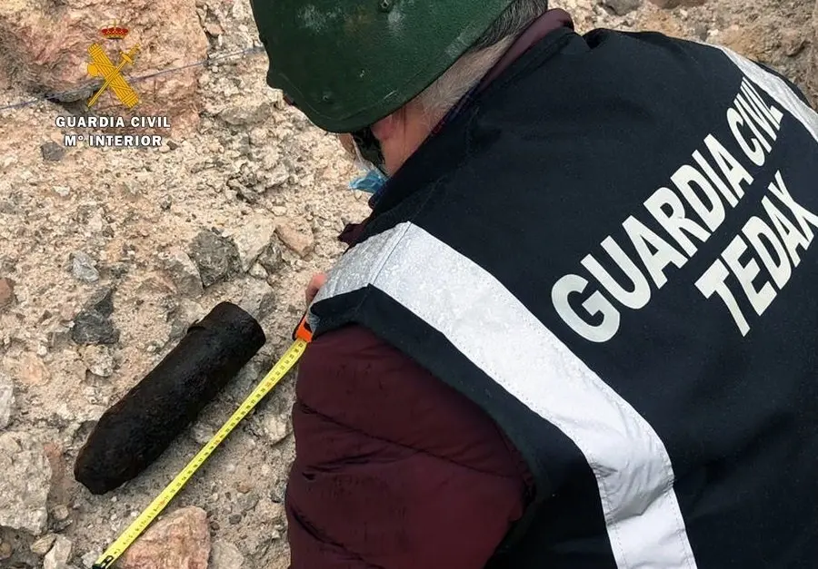 Rdo. Nota De Prensa Guardia Civil (Destruido Un Proyectil De Artiller&iacute;a Localizado En Limpias)