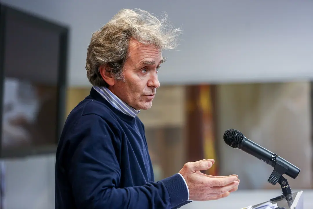 El director del Centro de Coordinaci&oacute;n de Alertas y Emergencias Sanitarias (CCAES), Fernando Sim&oacute;n durante una rueda de prensa convocada ante los medios de comunicaci&oacute;n en el Ministerio de Sanidad, Madrid, (Espa&ntilde;a), a 18 de enero de 2021.