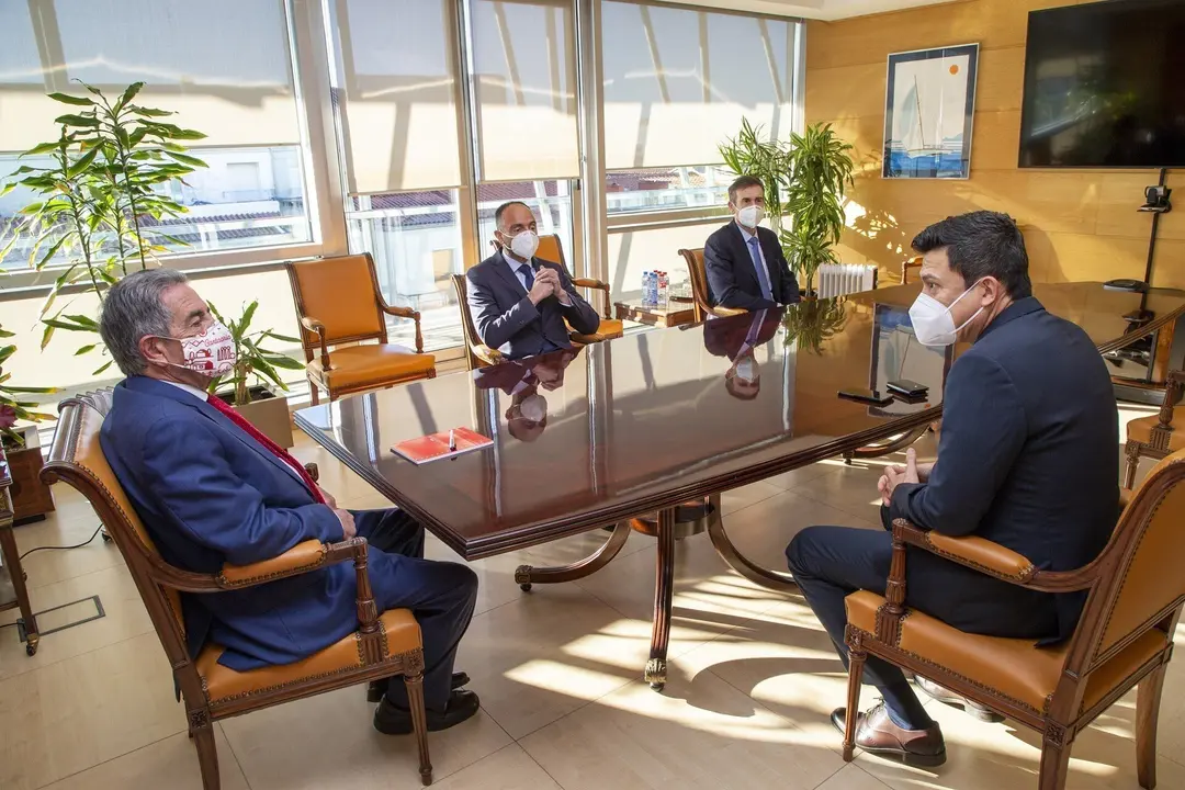 El Presidente De Cantabria, Miguel &Aacute;ngel Revilla, Recibe Al Director General De Dynasol, Felipe Varelan Romero 19 Ene 2021