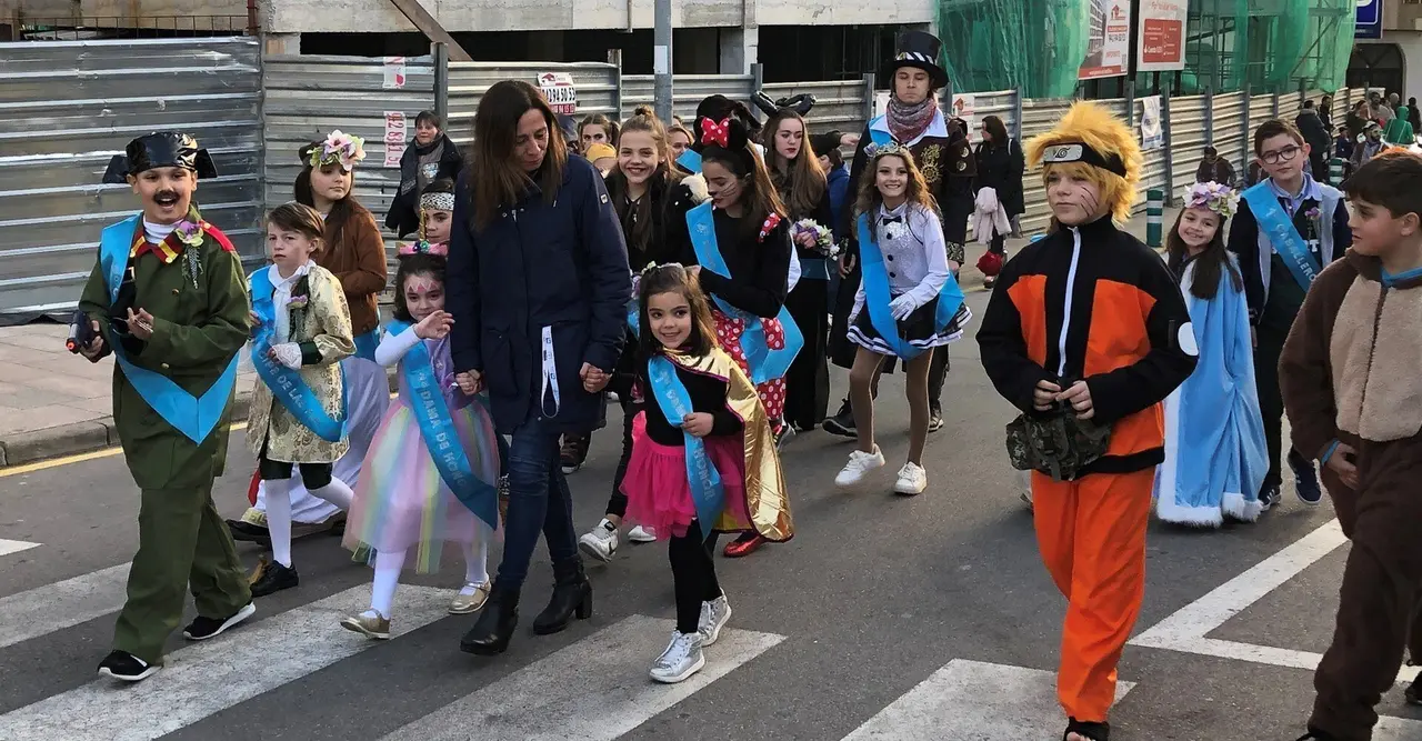 Imagen de los reyes y reinas del carnaval de 2020 durante el desfile.-Archivo