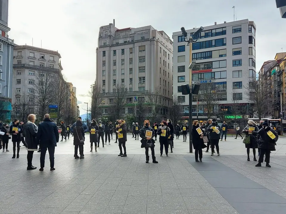 El sector de la imagen personal se concentra en Santander para exigir la devoluci&oacute;n del IVA reducido y la rebaja al 10%