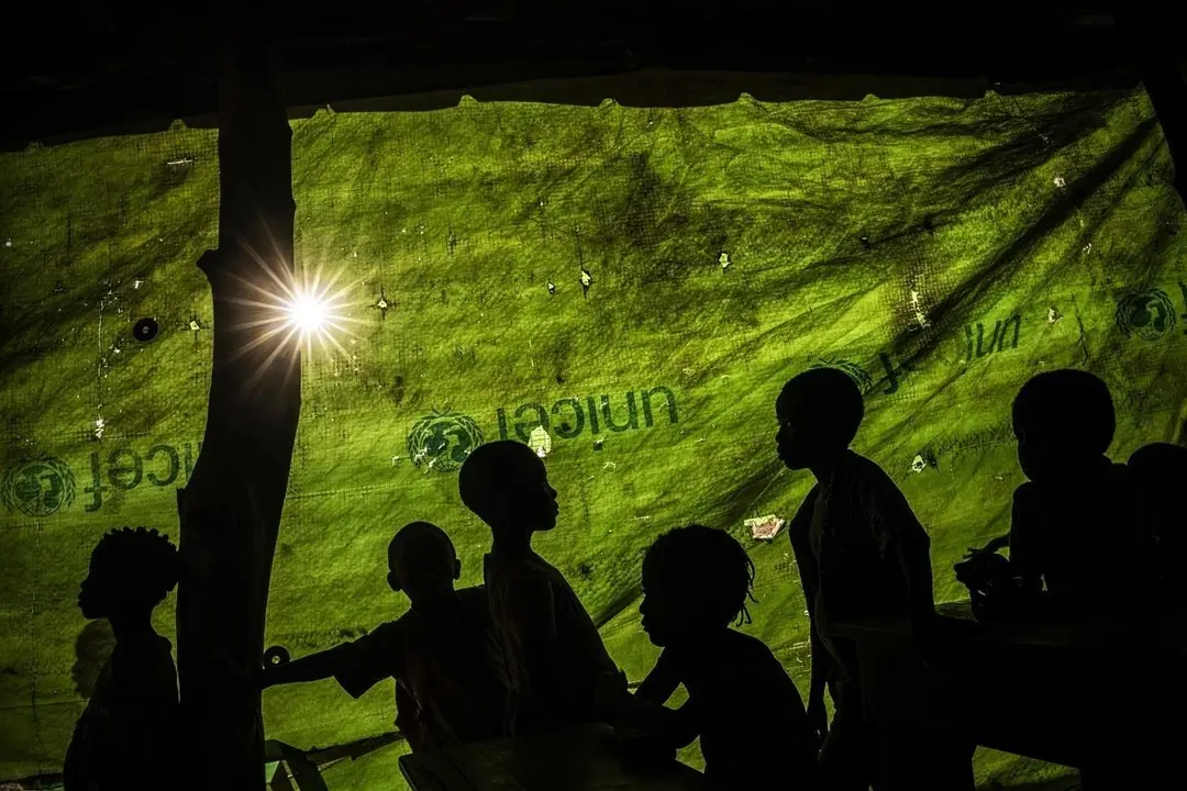 A group of children during one of their classes in an improvised classroom made with an awning at a school near the border. Education and teachers are the center of the attacks that has forced to close more than 1000 schools, has left 150,000 children without classes only in the last year, and has made abandon their work and seek refuge to 60% of the teachers. The jihadist threat is clear: Teach the Koran or die. Children are afraid. They don't go to school anymore. They fear an attack and they have started studying at home. Improvised blackboards, regiments of children learning from each other&hellip;