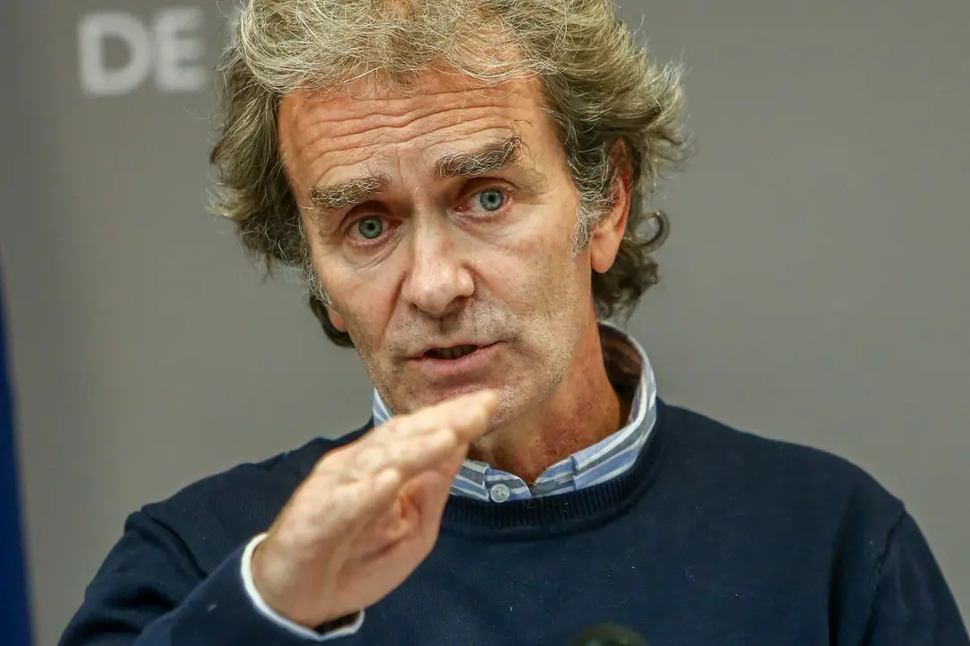 El director del Centro de Coordinaci&oacute;n de Alertas y Emergencias Sanitarias (CCAES), Fernando Sim&oacute;n durante una rueda de prensa convocada ante los medios de comunicaci&oacute;n en el Ministerio de Sanidad, Madrid, (Espa&ntilde;a), a 18 de enero de 2021.