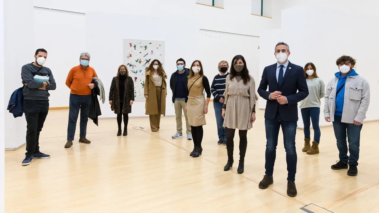 El vicepresidente Pablo Zuloaga en la inauguraci&oacute;n de la muestra 'Al Aire', en la Biblioteca Central