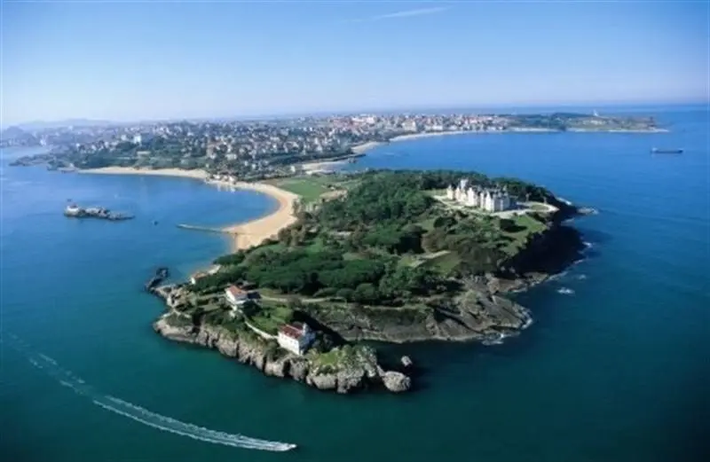 Vista a&eacute;rea de la Pen&iacute;nsula de La Magdalena (Archivo).