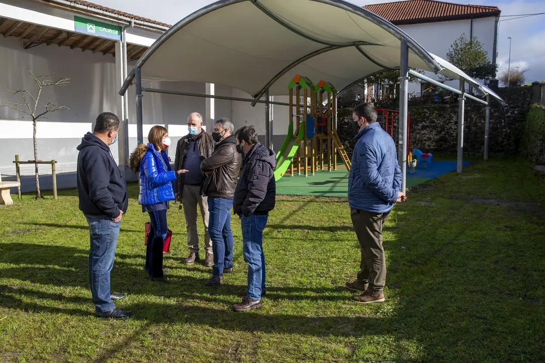 La consejera de Presidencia, Interior, Justicia y Acci&oacute;n Exterior, Paula Fern&aacute;ndez, en una visita a Arredondo