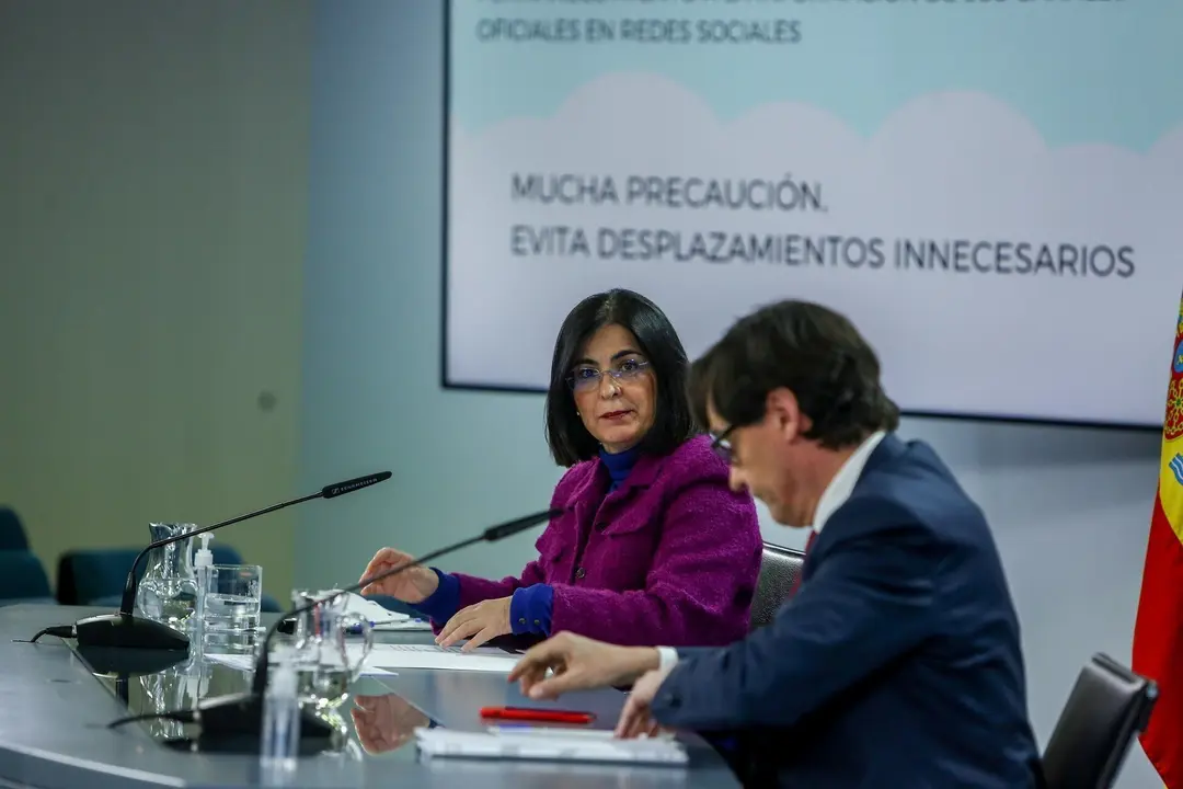 La ministra de Pol&iacute;tica Territorial y Funci&oacute;n P&uacute;blica, Carolina Darias, y el ministro de Sanidad, Salvador Illa, comparecen en rueda de prensa, tras la reuni&oacute;n del Consejo Interterritorial del Sistema Nacional de Salud, en Moncloa, Madrid, a 13 de enero.