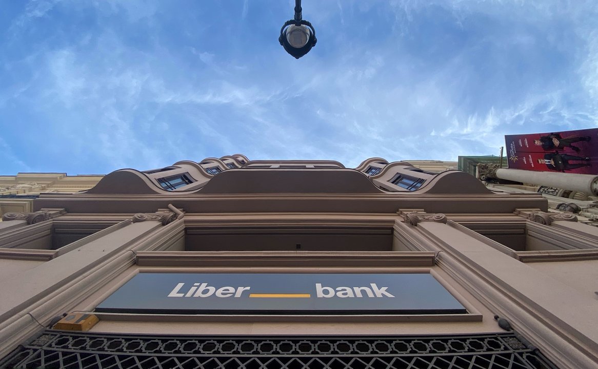 Fachada de una oficina de Liberbank, en Madrid.