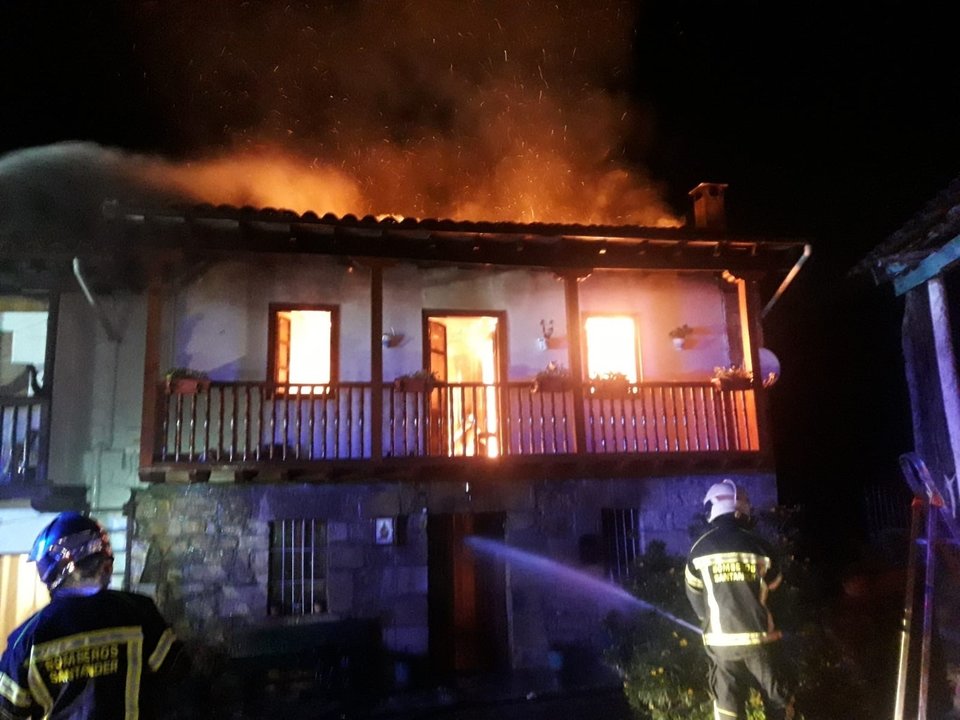 Incendio en la vivienda de Lloreda