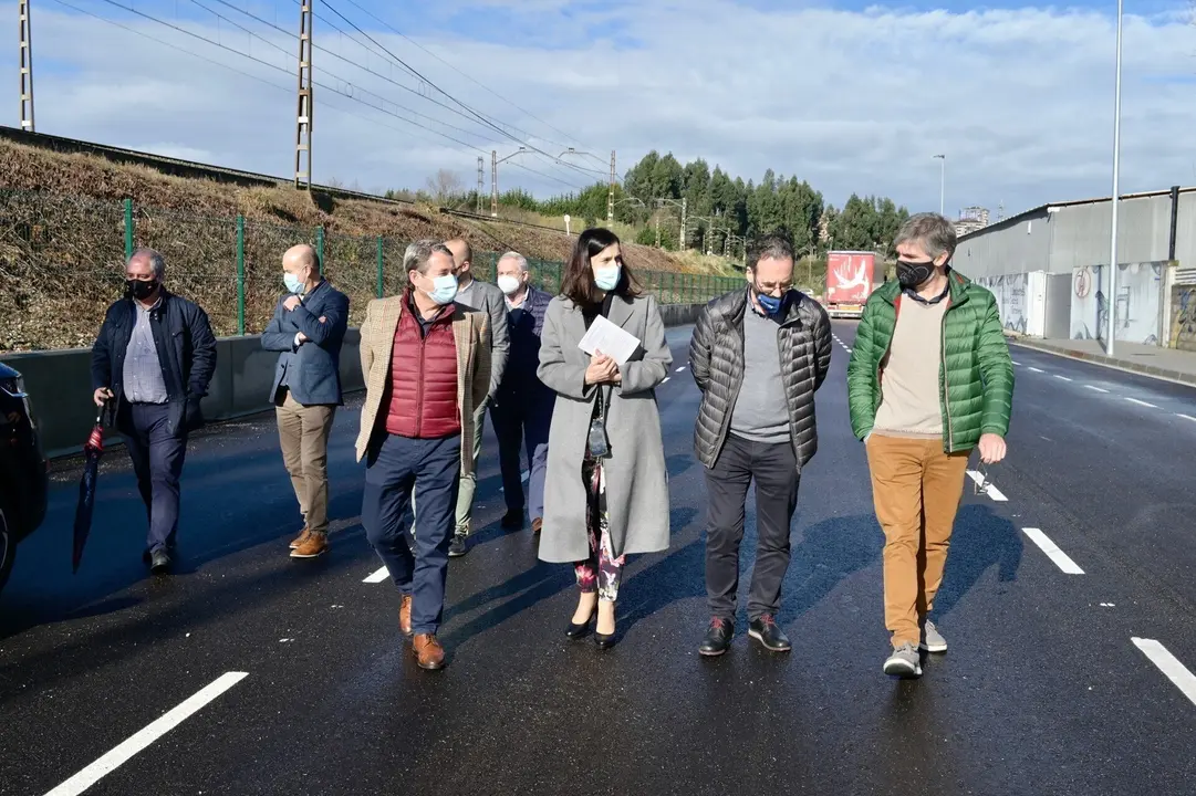 La alcaldesa inaugura la obra de la calle Pe&ntilde;a Labra, en el pol&iacute;gono de Candina