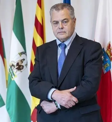 joaqu&iacute;n g&oacute;mez presdiente parlamento