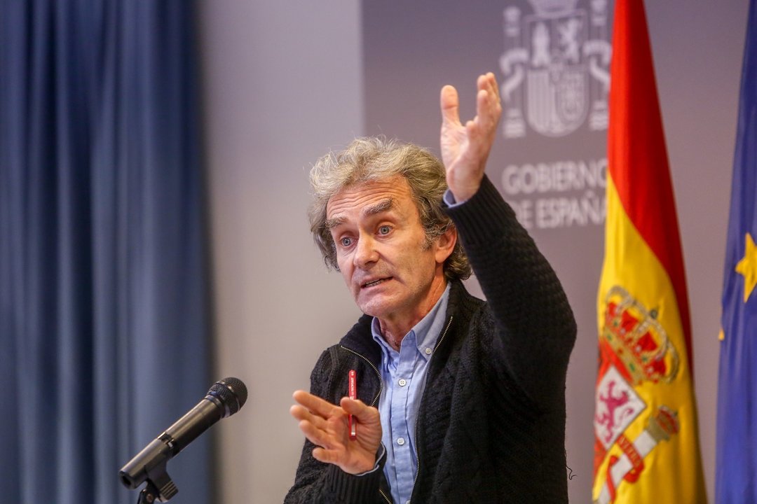 El director del Centro de Coordinación de Alertas y Emergencias Sanitarias (CCAES), Fernando Simón, durante la rueda de prensa convocada ante los medios de comunicación en el Ministerio de Sanidad, en Madrid, (España), a 25 de enero de 2021.