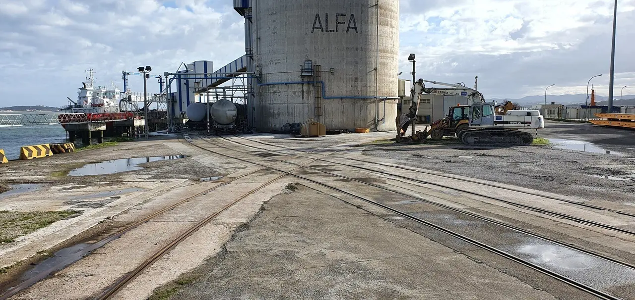 V&iacute;as de ferrocarril en el Puerto
