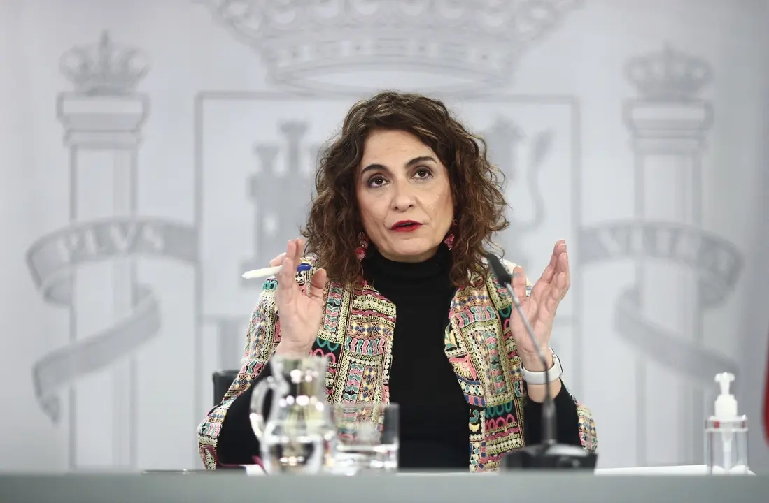 La ministra portavoz y de Hacienda, Mar&iacute;a Jes&uacute;s Montero, durante una rueda de prensa posterior al Consejo de Ministros, en la Moncloa, Madrid, (Espa&ntilde;a), a 26 de enero de 2021.