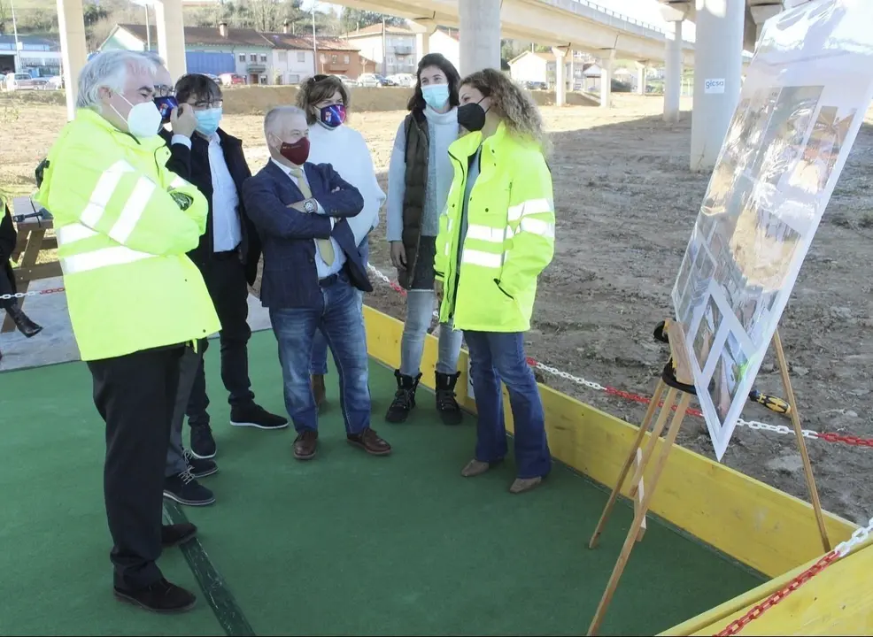 Delegada del Gobierno visita la mejora de la traves&iacute;a entre San Salvador y Lia&ntilde;o