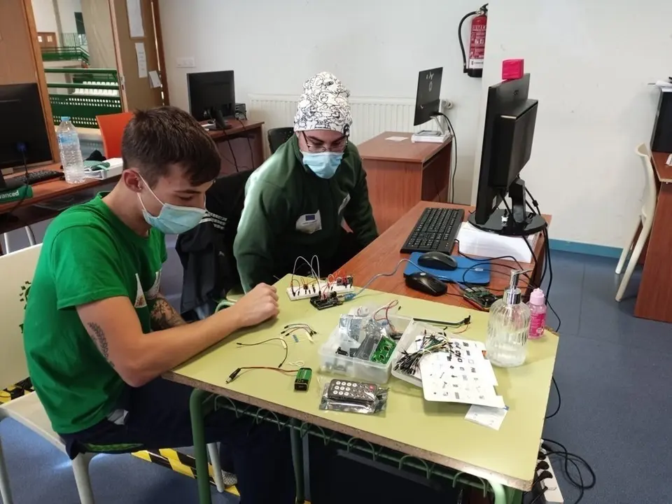 Los alumnos de inform&aacute;tica de la 'Escuela Taller Pi&eacute;lagos IV' reciben formaci&oacute;n en impresi&oacute;n y modelado 3D