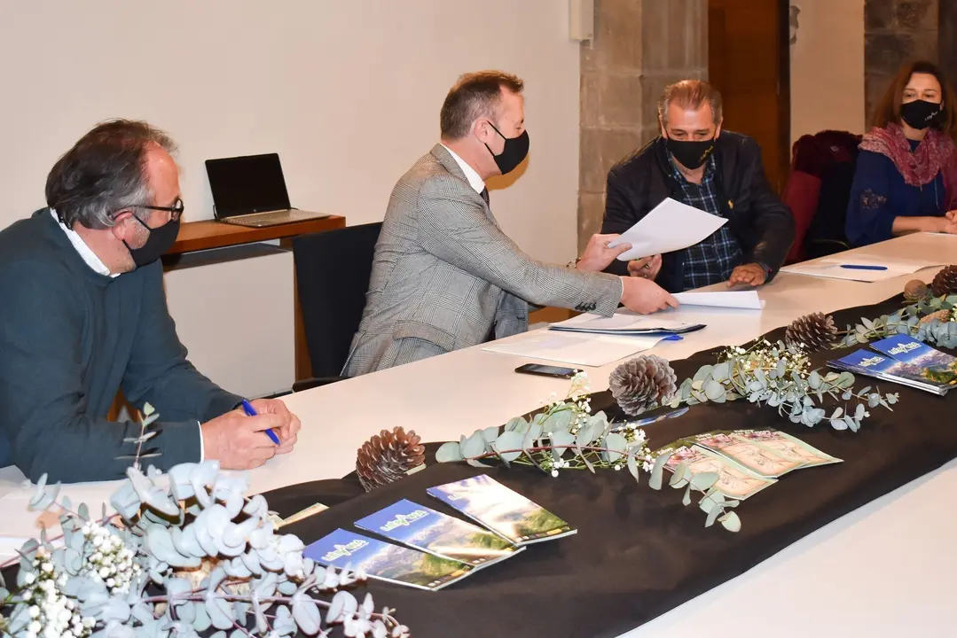 El consejero de Desarrollo Rural en Potes