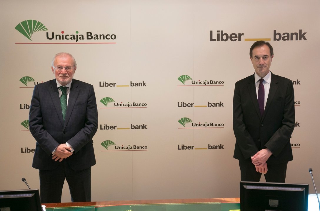 Manuel Azuaga (Unicaja) y Manuel Menéndez (Liberbank)