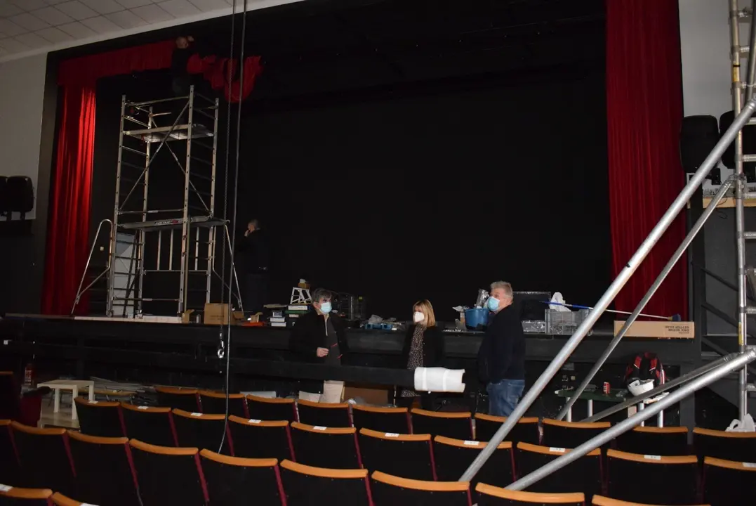Visita obras teatro Vimenor de Vio&ntilde;o