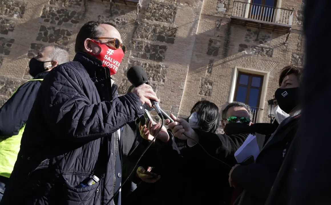 El presidente de Hosteler&iacute;a de Espa&ntilde;a, Jos&eacute; Luis Yzuel, en declaraciones a los medios en Toledo