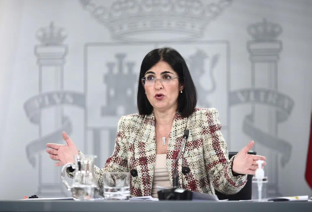 La ministra de Sanidad, Carolina Darias, interviene durante una rueda de prensa posterior al Consejo de Ministros en Moncloa, Madrid (Espa&ntilde;a), a 9 de febrero de 2021. La comparecencia se produce tras una reuni&oacute;n donde el Consejo de Ministros ha aprobado, 