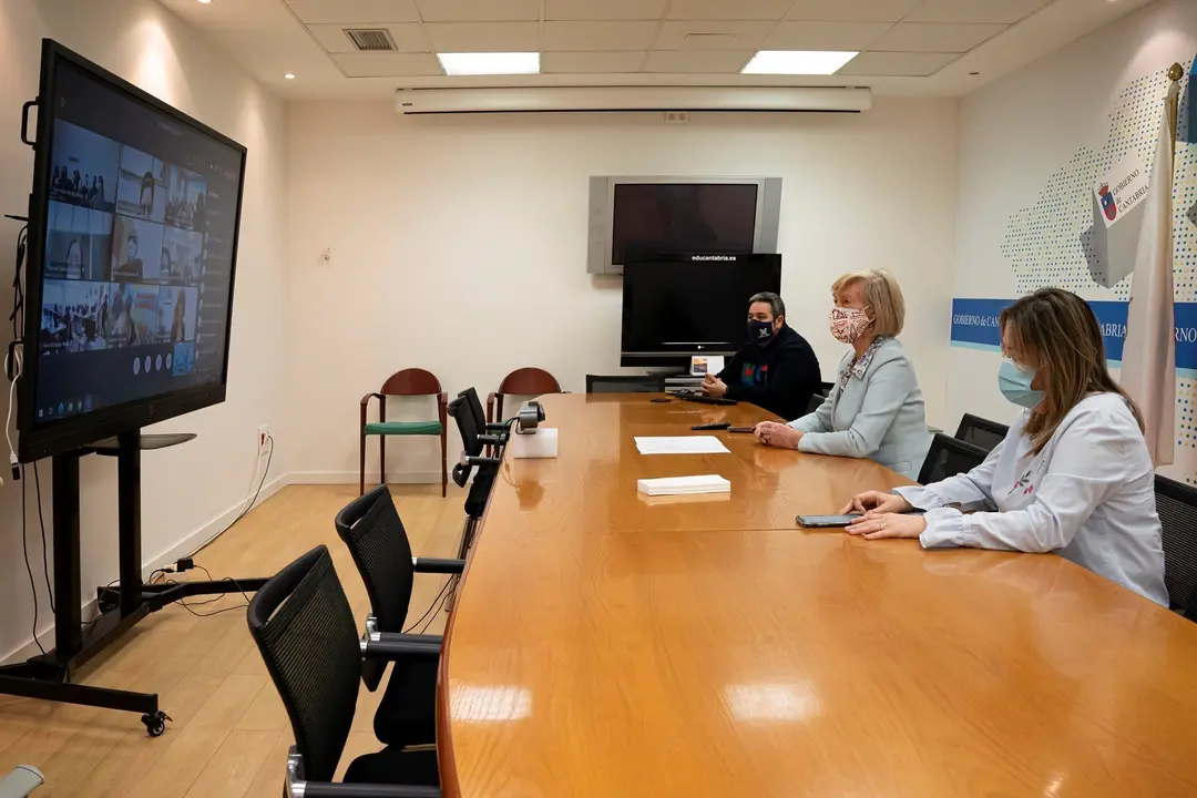 La consejera de Educaci&oacute;n y Formaci&oacute;n Profesional, Marina Lomb&oacute;, participa en la presentaci&oacute;n telem&aacute;tica de la IX Olimpiada Regional de Geolog&iacute;a.