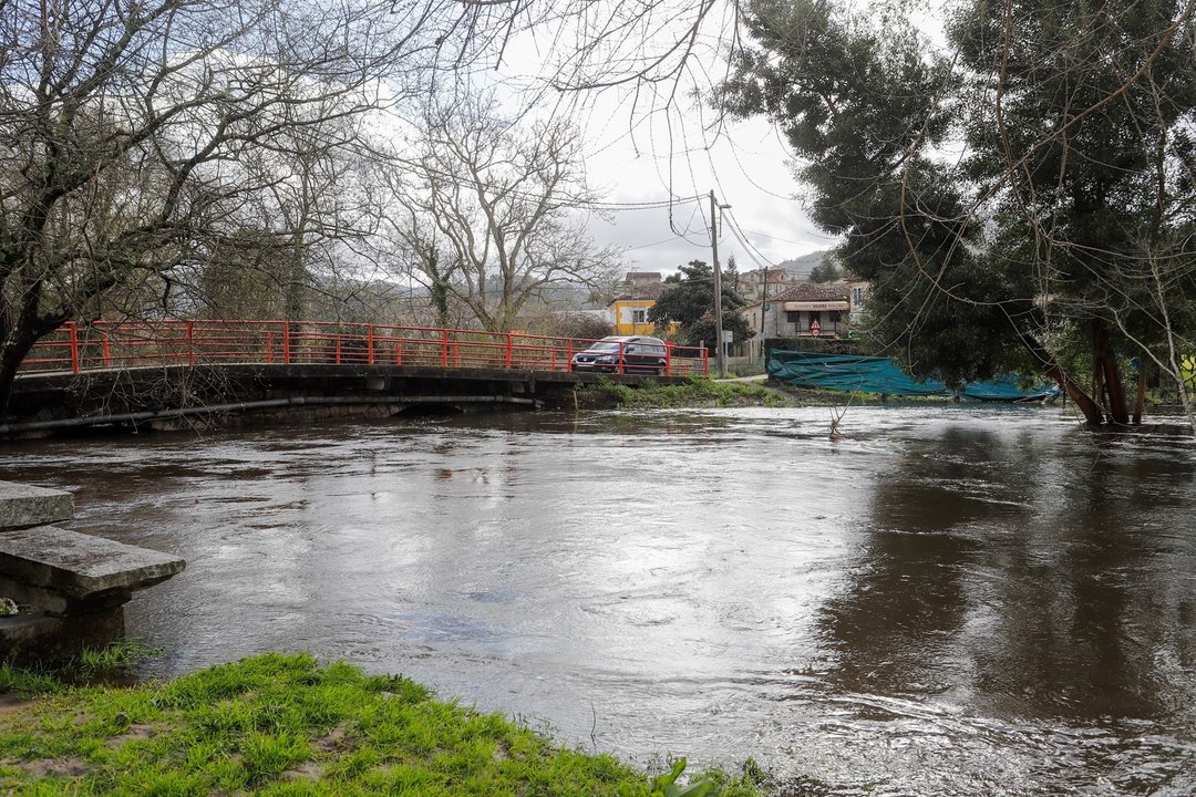 Inundación fruto de la crecida del Río Miñor a su paso por Gondomar, Pontevedra, Galicia (España), a 18 de febrero de 2021. El Río Miñor  ha registrado un "incremento significativo" de su caudal, al presentar valores por encima de los umbrales establecido