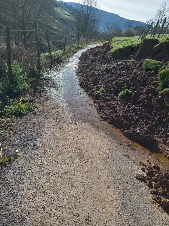Argayo en la carretera de la Fontanuca (Cabez&oacute;n de la Sal)