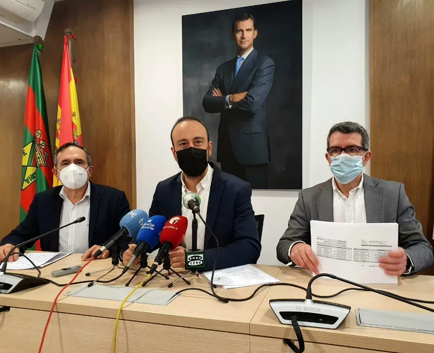 Cruz Viadero, L&oacute;pez Estrada y P&eacute;rez Noriega en la rueda de prensa de presentaci&oacute;n del presupuesto