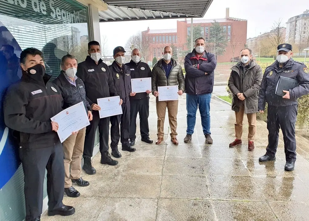 Nota Uc Menci&oacute;n Honor&iacute;fica Vigilantes Uc