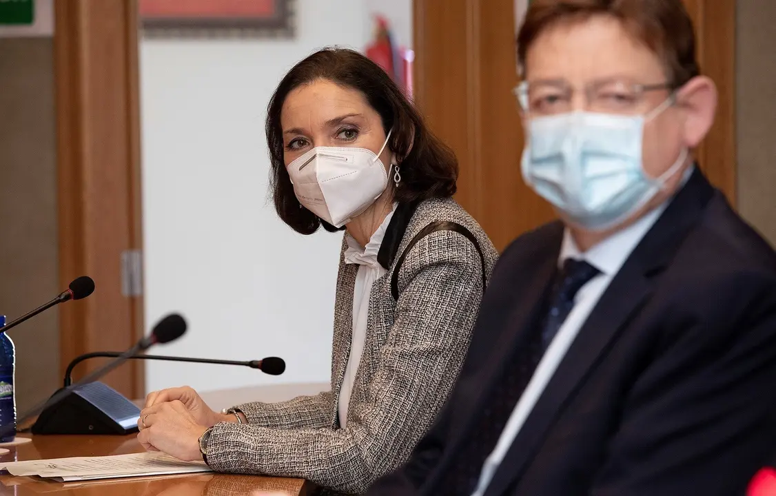 Reyes Maroto junto a Ximo Puig