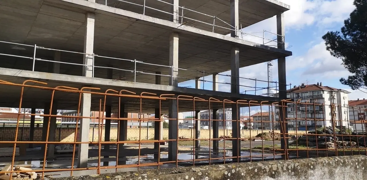 IES Valent&iacute;n Turienzo de Colindres en obras
