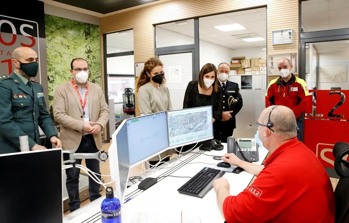 La consejera de Presidencia, Paula Fern&aacute;ndez, y la delegada del Gobierno, Ainoa Qui&ntilde;ones, visitan el Centro de Atenci&oacute;n de Emergencias con motivo de la integraci&oacute;n telem&aacute;tica de los Cuerpos y Fuerzas de Seguridad del Estado y el 112.
