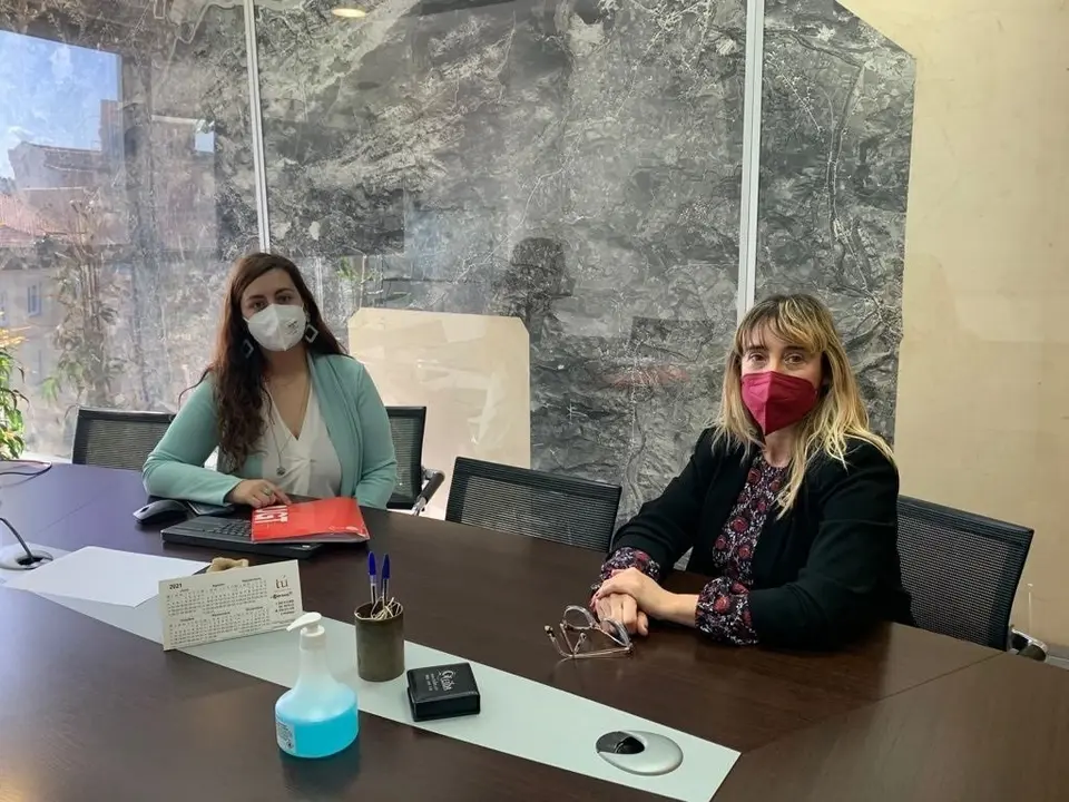 la Directora de Vivienda Eugenia G&oacute;mez con la vocal del departamento de Emancipaci&oacute;n Juvenil y Vivienda, del Consejo de la Juventud  Kiara Brambilla.
24 feb 21