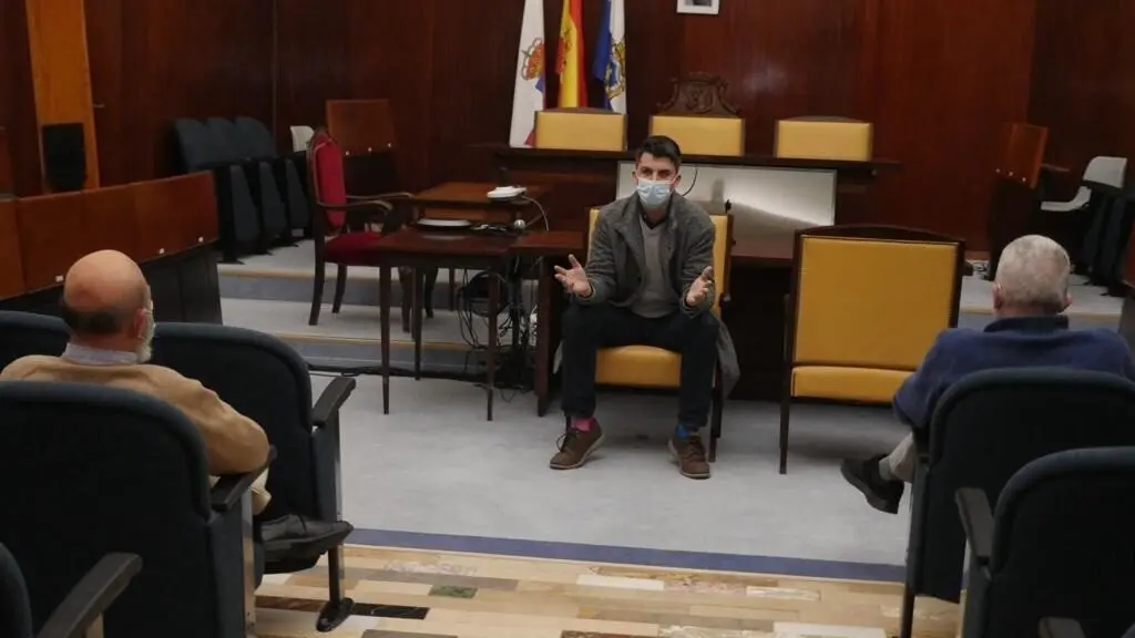 Reuni&oacute;n del portavoz del PSOE de Santander, Daniel Fern&aacute;ndez, con asociaciones de vecinos
