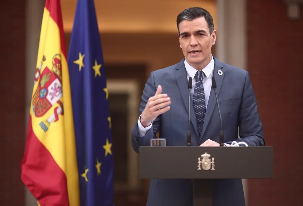 El presidente del gobierno, Pedro S&aacute;nchez, ofrece una rueda de prensa en Moncloa tras participar en la reuni&oacute;n del Consejo Europeo Extraordinario sobre el Coronavirus, en Madrid (Espa&ntilde;a), a 26 de febrero de 2021.