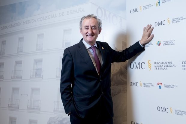 Archivo - El doctor Tomás Cobo, nuevo presidente del CGCOM