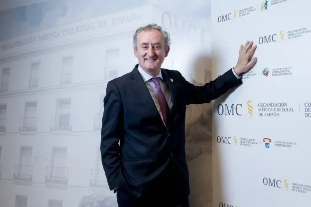Archivo - El doctor Tom&aacute;s Cobo, nuevo presidente del CGCOM
