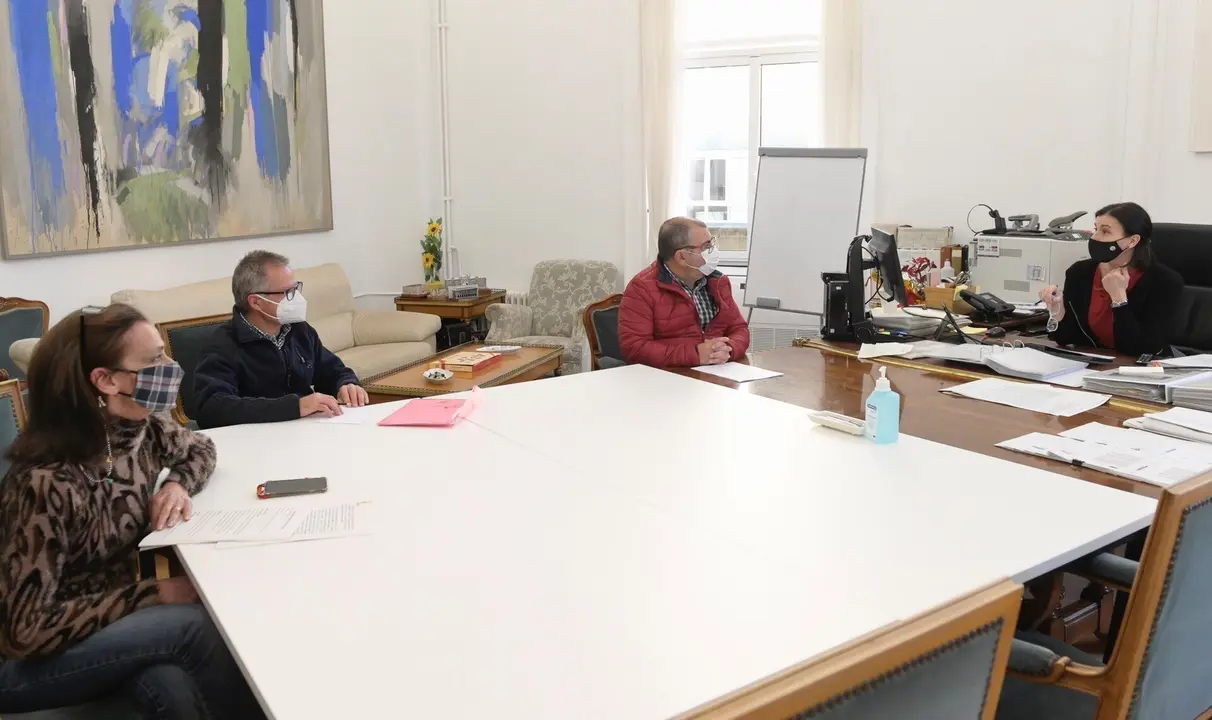 Reuni&oacute;n entre Ayuntamiento de Santander y vecinos de Cueto