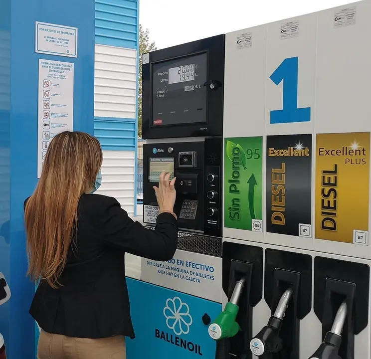 Pago del repostaje en estaciones Ballenoil con DNI.