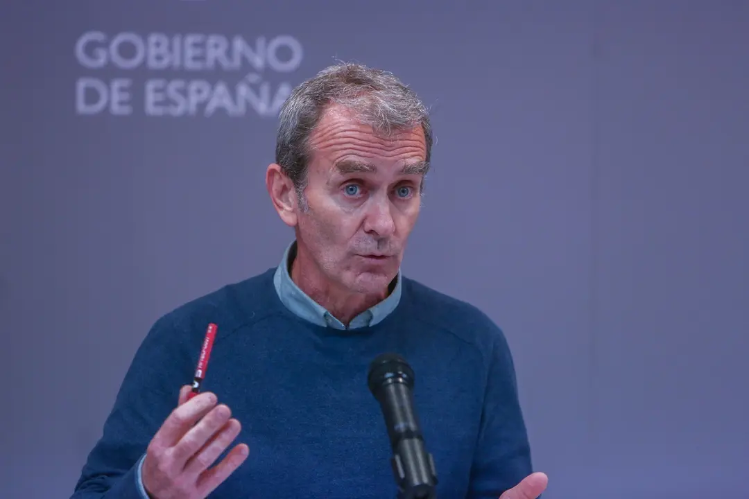 El director del Centro de Coordinaci&oacute;n de Alertas y Emergencias Sanitarias (CCAES), Fernando Sim&oacute;n, ofrece una rueda de prensa para informar sobre el estado de la pandemia por COVID-19, en Madrid (Espa&ntilde;a), a 1 de marzo de 2021. Sim&oacute;n, ha se&ntilde;alado que el p