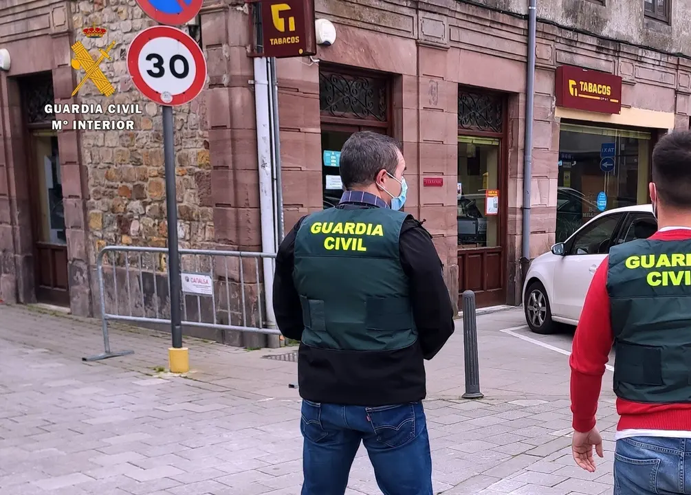Nota De Prensa Guardia Civil Detiene A Dos Personas Por Tres Robos En Estancos