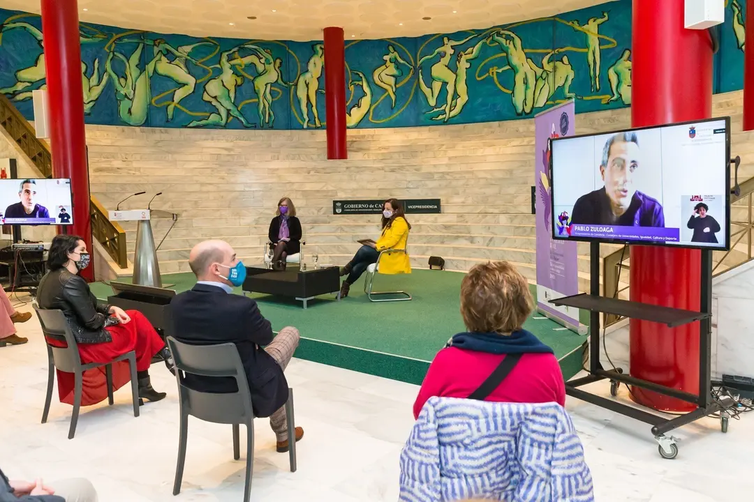El vicepresidente del Gobierno, Pablo Zuloaga, interviene por videoconferencia en el acto de presentaci&oacute;n de la campa&ntilde;a 8M 'La corresponsabilidad es cosa de tod@s' en el Palacio de Festivales